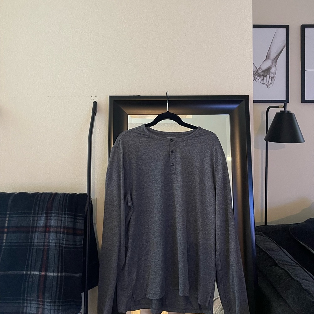 Men Long Sleeve Shirts - Size Large